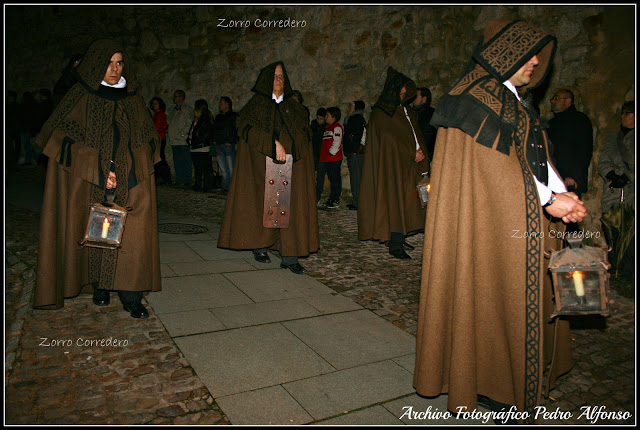 Procesión de las Capas Pardas en Zamora Fuente: http://zorrocorredero.blogspot.com.es/
