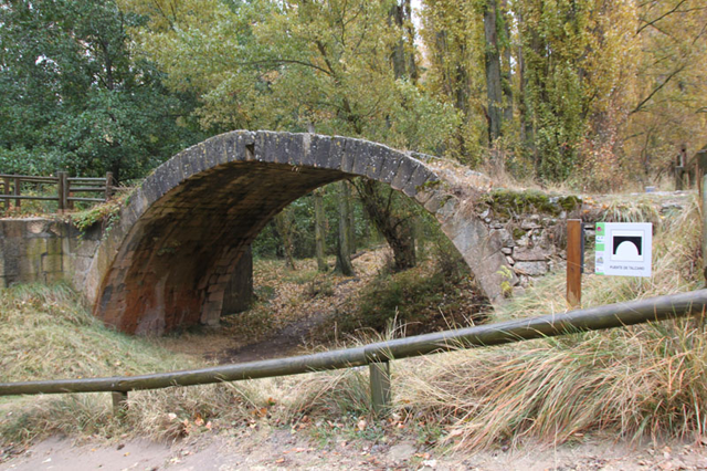 puente romano de Talcano Fuente: letrasdeviajes.blogspot.com