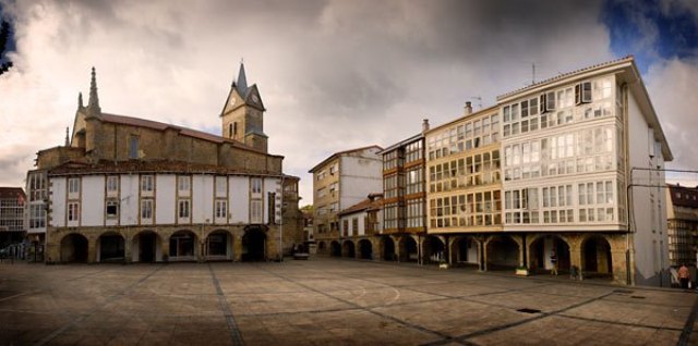 Plaza Mayor de Espinosa - Destino Castilla y León