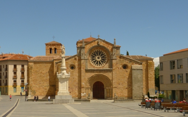 Plaza del Mercado Grande de Ávila - Destino Castilla y León