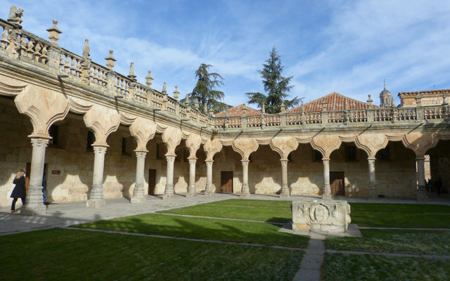 Patio de las Escuelas Menores de la Universidad de Salamanca - Destino Castilla y León