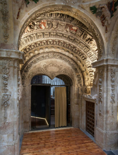 Entrada al templo de San Martín de Salamanca - Imagen de la Fundación Sta. María la Real