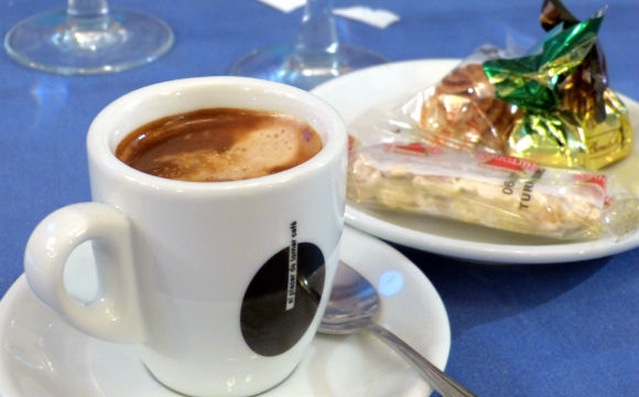 Un café en el Rincón Charro, con unos dulce de cortesía - Destino Castilla y León