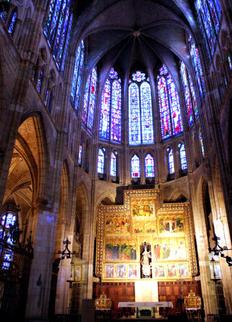 Altar de la Capilla Mayor de la Catedral de León - Imagen de Maravillas de España