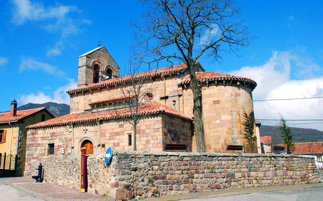 Iglesia de San Cornelio y San Cipriano de Revilla de Santullán - Imagen de TurismoPrerromanico