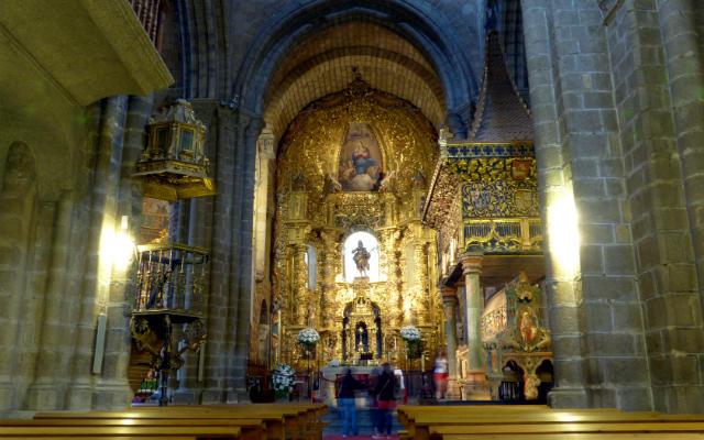 Interior de la Basílica de San Vicente - Destino Castilla y León