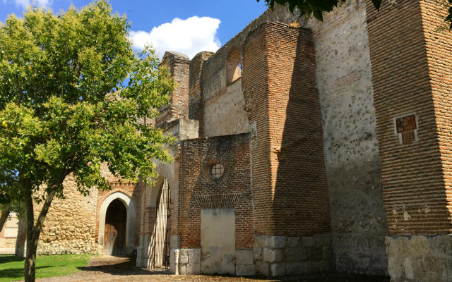 Portico de la Iglesia de San Andrés - Destino Castilla y León