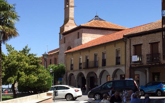 Plaza Mayor de Olmedo, con sus terrazas - Destino Castilla y León
