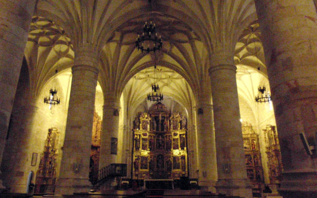 Bóveda de crucería de la Concatedral, en configuración de Salón - Imagne de Ermitas Medievales