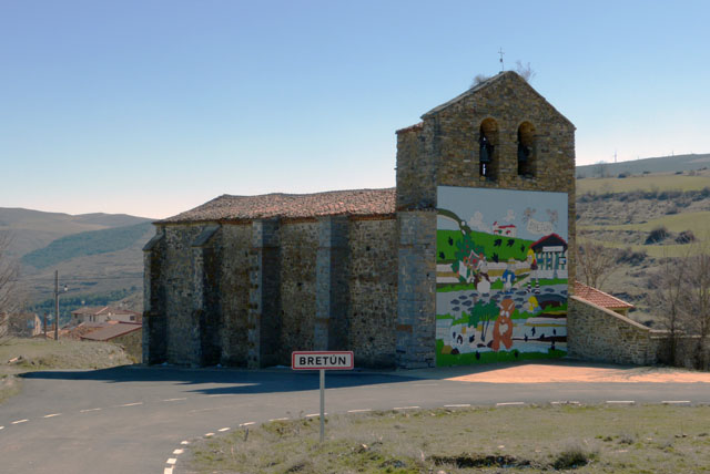 Iglesia de Bretún y mural de Numanguerrix