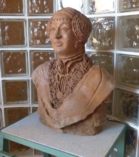 Juana de Avis según escultura en Alaejos - Destino Castilla y León