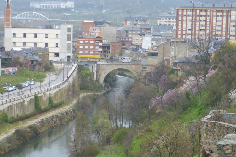 Puente sobre el río Sil a su paso por Ponferrada - Destino Castilla y León