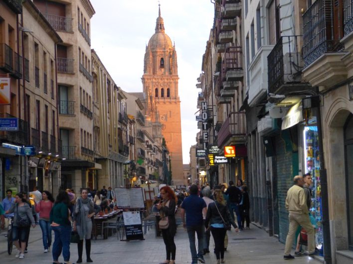 Torre de la Catedral de Salamanca al atardecer