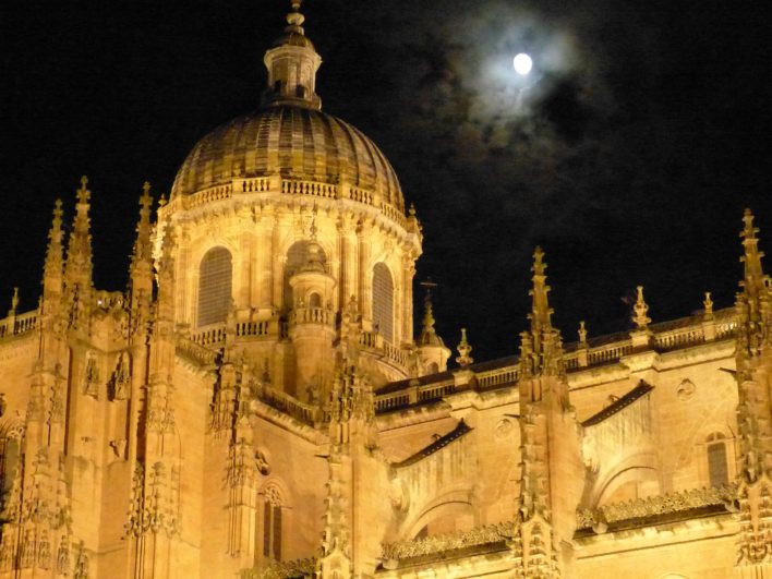 Catedral de Salamanca vista nocturna