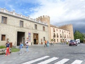Casa de Carnicería, lugar de acceso a la Muralla de Ávila y punto de partida de las visitas a Ávila - Destino Castilla y León