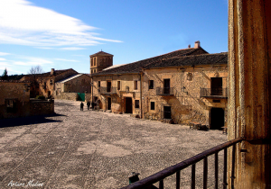 plaza mayor de pedraza (Segovia) Fuente: http://www.fotocommunity.es/pc/pc/display/20791692