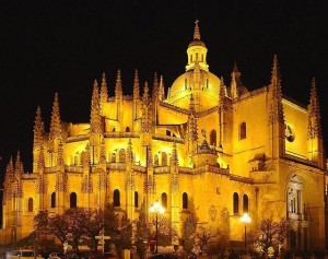 Catedral de Segovia de noche Fuente Óscar Ibáñez Fernández