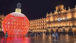 bola de Navidad Plaza de Salamanca Foto: Salamanca Rtv Al Día.