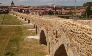 Puente del Paso Honroso Hospital de Orbigo - Destino Castilla y León