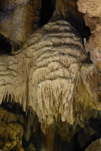 Estalactitas de la Cueva de Fuentemolinos - Destino Castilla y León
