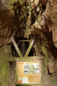 Entrada calusurada de una mina de manganeso - Destino Castilla y León