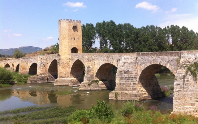 Puente sobre el Ebro - Destino Castilla y León