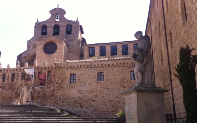 Entrada al Monasterio de Oña - Destino Castilla y León