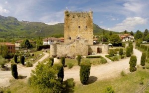 Torre-Castillo de Lezana - Imagen cortesía de CastillosdelOlvido