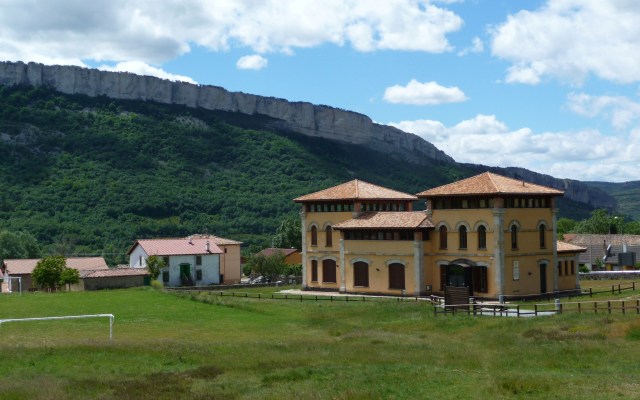 Casa del Parque y Centro de Interpretación de Ojo Guareña - Destino Castilla y León