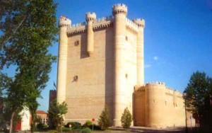 Castillo de Fuensaldaña - Imagen de mapio.net
