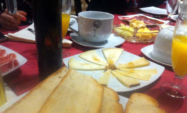 Desayuno en la Posada de los Aceiteros - Imagen de A Tavola con il Conte
