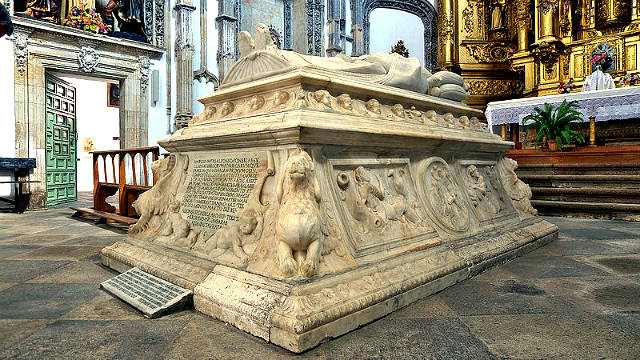 Sepulcro de Alonso de Fonseca en el Convento de las Úrsulas - Imagen de Wikipedia