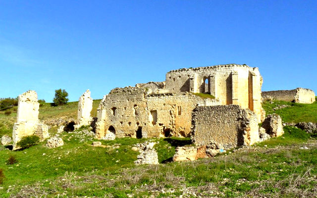 más monasterios abandonados