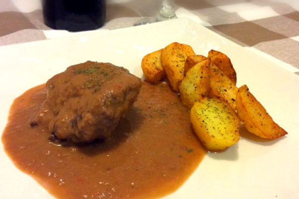 Carrilleras al vino tinto, una receta tradicional - Destino Castilla y León
