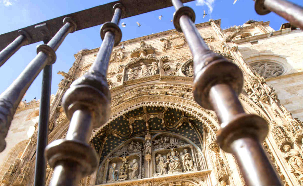Portada de la Iglesia Santa María Aranda - Imagen de la Ruta del Vino de la Ribera del Duero