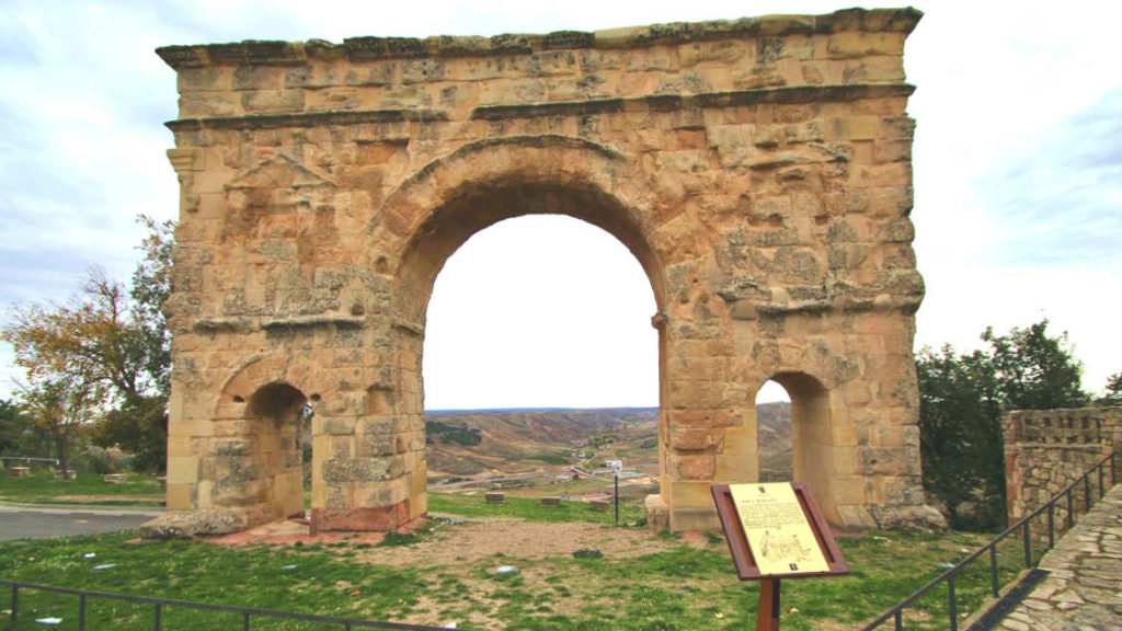 Arco de triunfo romano en Medinaceli - Imagen de Castillo en el Olvido