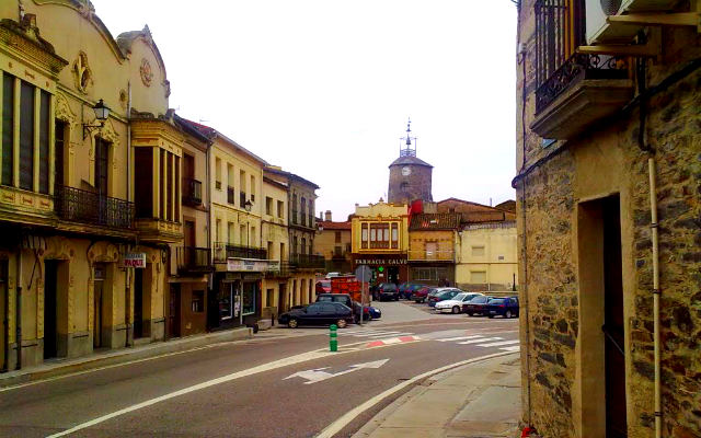 Plaza Mayor de Alcañices - Imagen de Mapio
