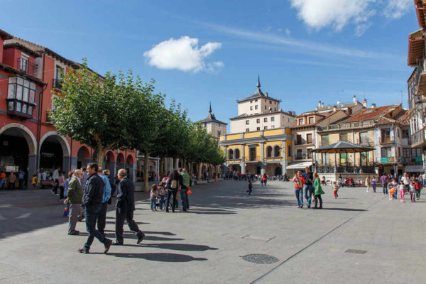 Plaza mayor de Aranda de Duero - imagen de Aranda y La Ribera