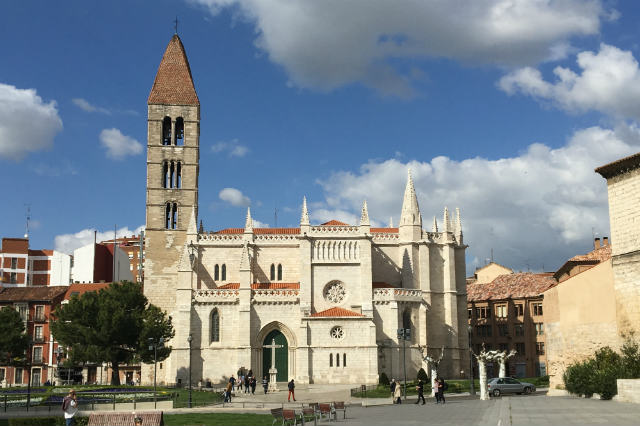Iglesia de Santa María de la Antigua - Destino Castilla y León