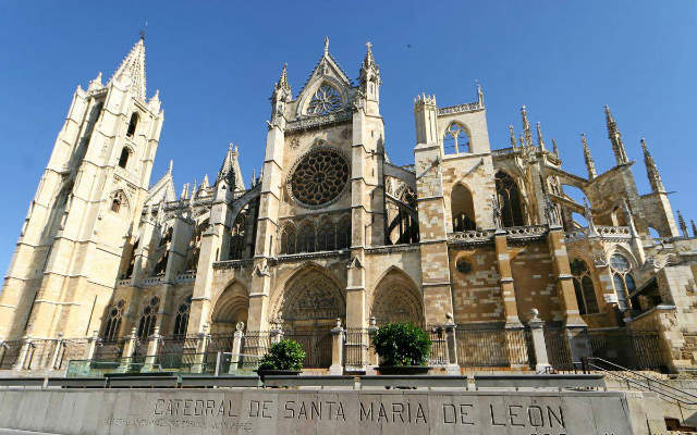 Fachada sur de la Catedral de León - Imagen de VoyageVirtual