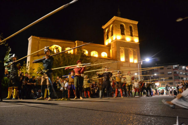 desfiles de inauguración y clausura en la Semana Renacentista de Medina del Campo