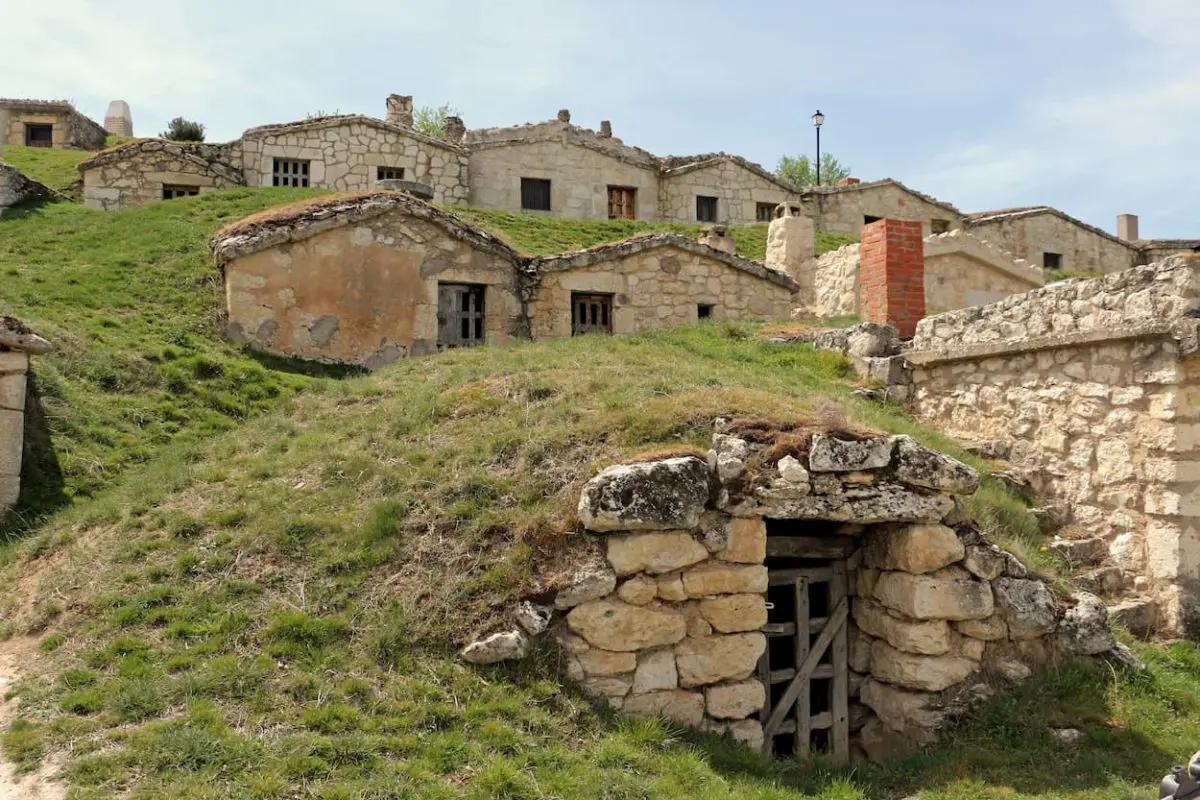 Bodegas subterráneas en Moradillo de Roa - Destino Castilla y León