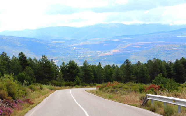 Carretera de subida al Valle de Ancares - Destino Castilla y León
