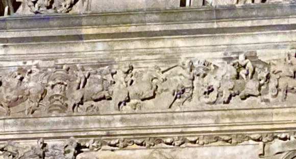 Unicornio en la fachada del Convento de San Esteban - Destino Castilla y León