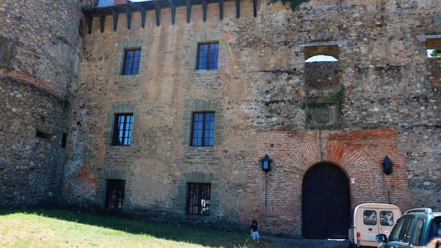 Fachada del Castillo de Villafranca del Bierzo - Destino Castilla y León