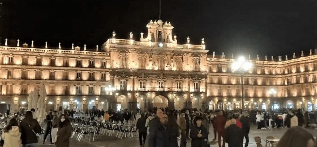 Visita nocturna a Salamanca - Destino Castilla y León