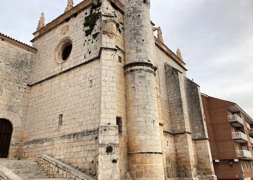 Entrada a la Iglesia de San Antolín de Tordesillas - Destino Castilla y León