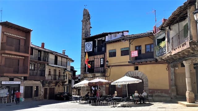 Plaza mayor de Sotoserrano - Destino Castilla y León