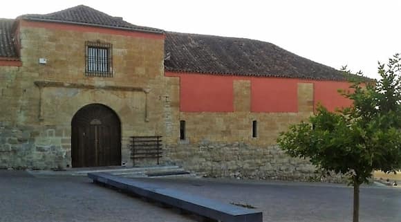 Edificio de la Alhóndiga municipal, o El Torno - Destino Castilla y León