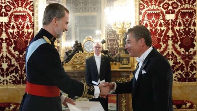 El embajador Dario Item presentando sus credenciales ante Su Majestad Felipe VI - Imagen de Radio Intereconomía